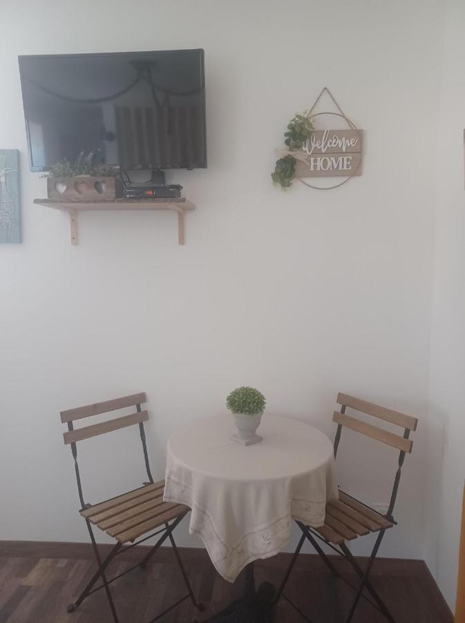 Chambre D'Hote Au Jardin Le Clos Des Vins D'Anges Saint-Pierre-des-Champs Luaran gambar