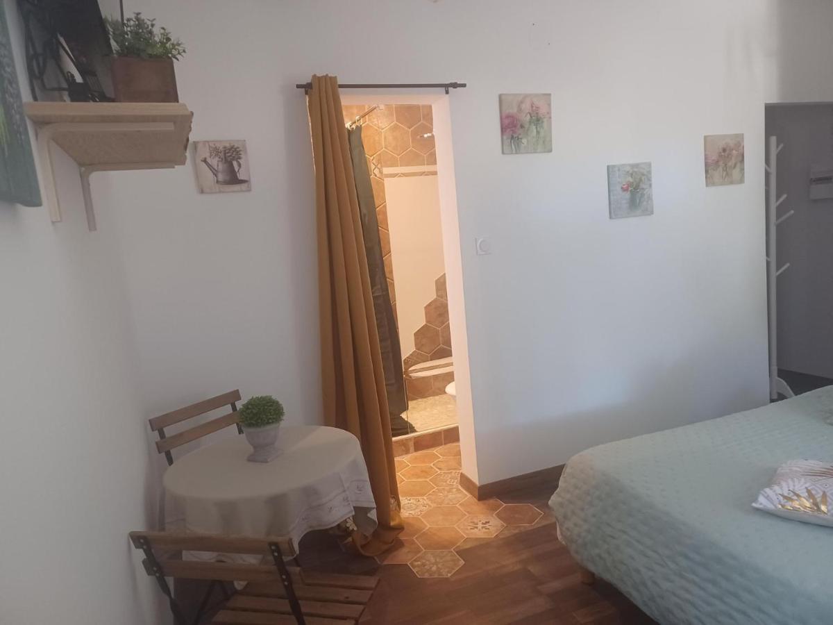 Chambre D'Hote Au Jardin Le Clos Des Vins D'Anges Saint-Pierre-des-Champs Luaran gambar